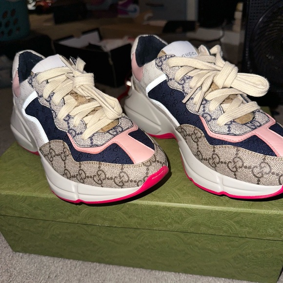 WOMEN'S GG RHYTON SNEAKER - Picture 1 of 8